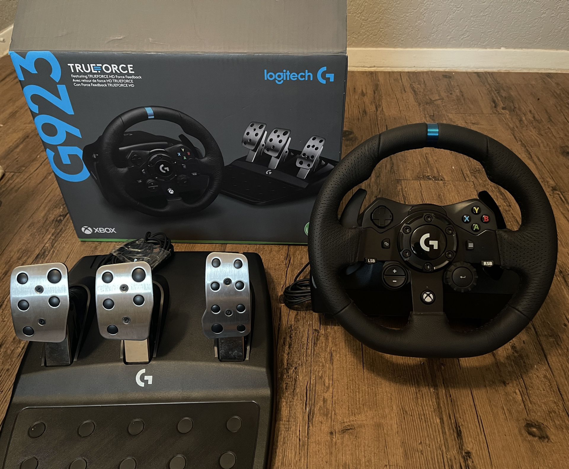 Logitech - G923 Racing Wheel