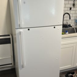 Insignia Refrigerator