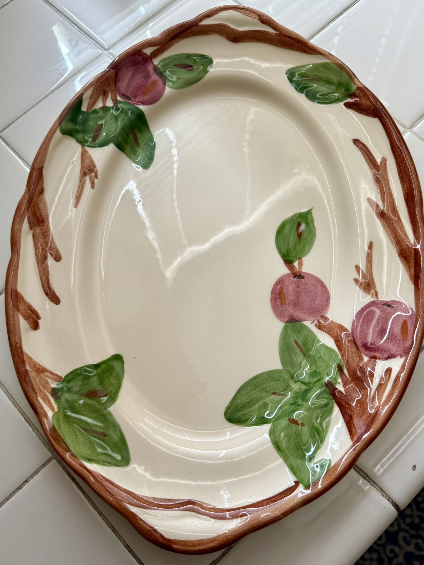 FRANCISCAN APPLE DINNERWARE