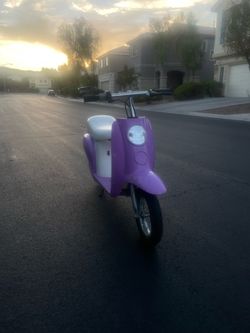 Razor 24V Pocket Mod Betty Powered Ride-On - Purple: Steel Frame, 15 mph Speed