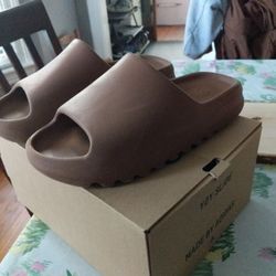 Yeezy Slides 