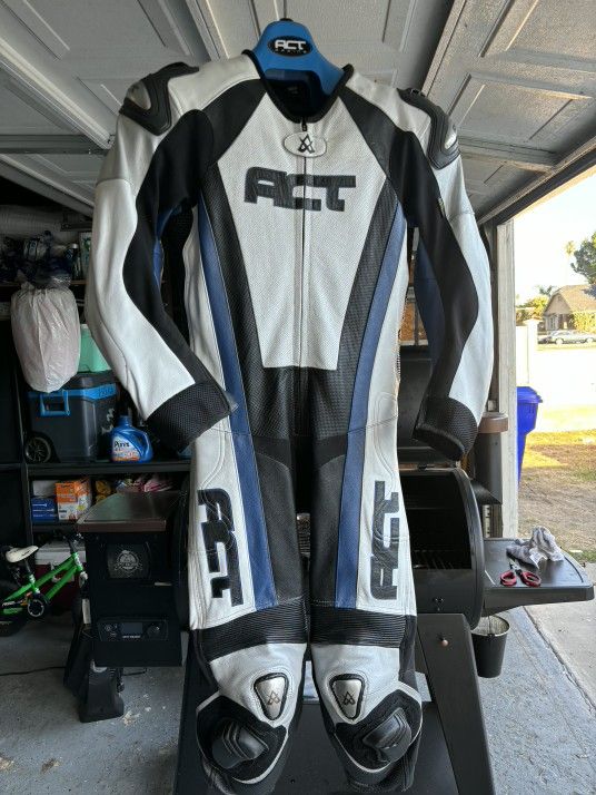 ROAD RACING SUIT