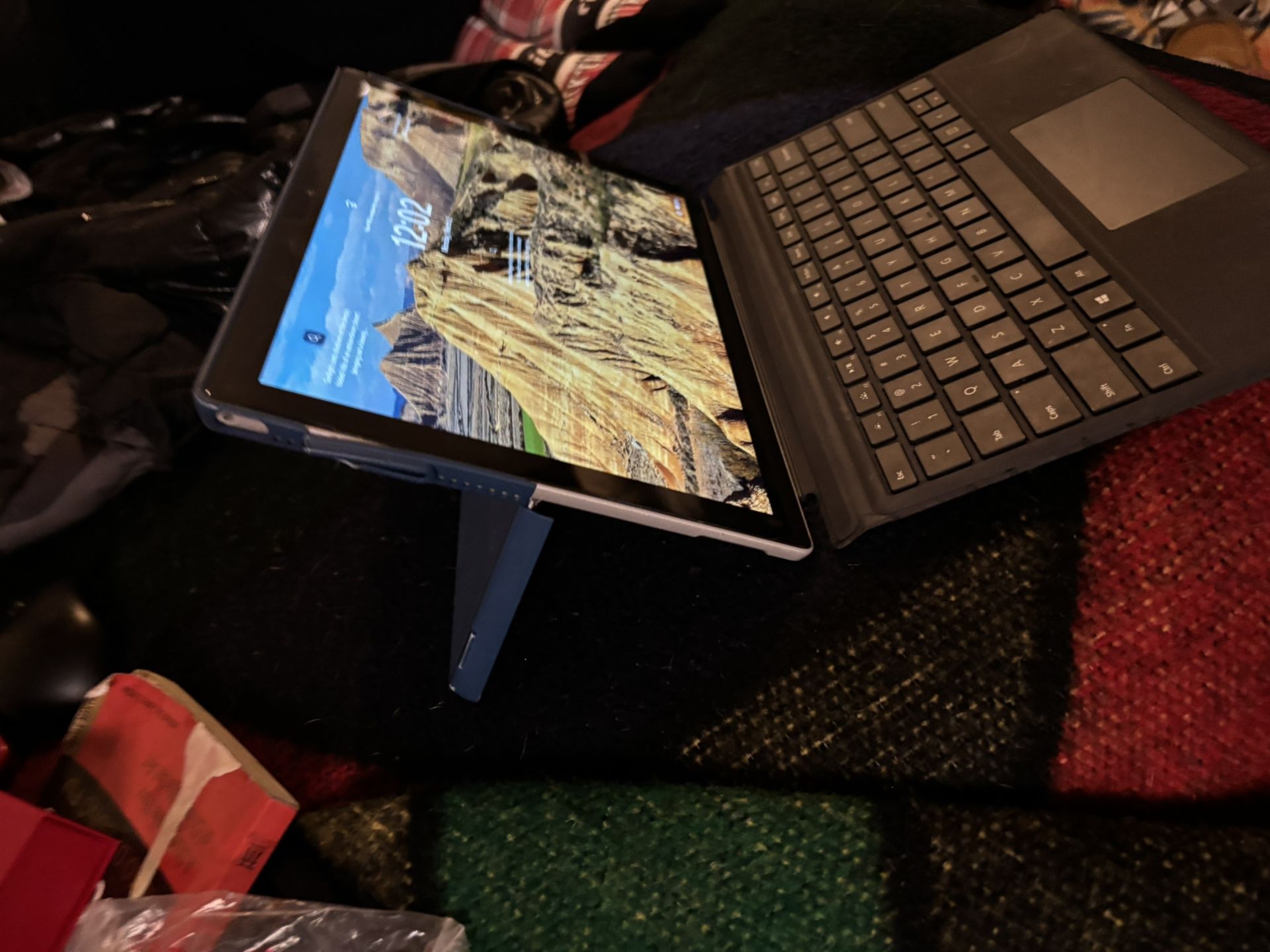 microsoft surface pro 5 with keyboard
