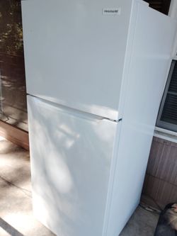 Frigidaire refrigerator