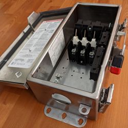 STAINLESS Disconnect Switch Square D Heavy Duty HU361DS 30A 600v Solar Pump Motor