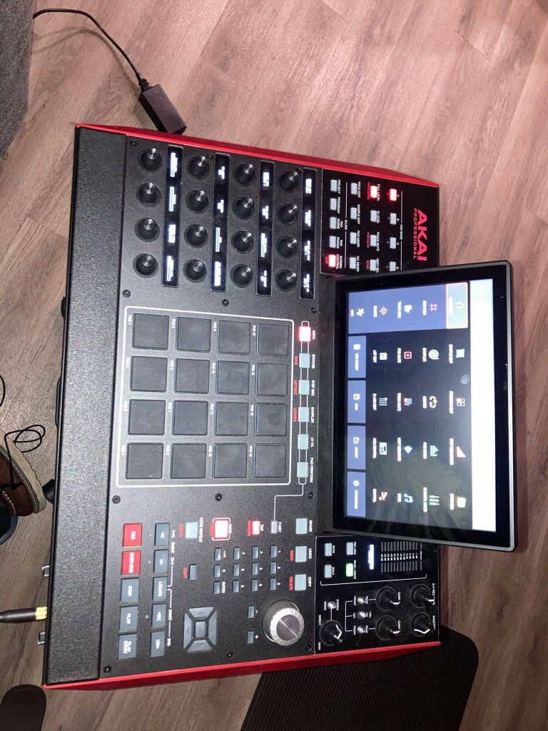 Mpc Akai Standalone Sampler And Sequencer