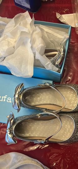 2 Sets Of Dufannie Girls Shoe Size 6