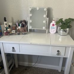 Vanity desk and stool 