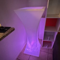LED 3 Ft Tall Frosted Table