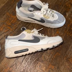 Nike Futura In Wolf Grey /Medium Ash 