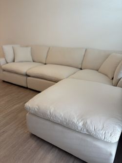 Trendy Cloud Sectional Need Gone New In Box $10DOWN 