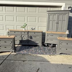 Solid Wood Bedroom Set By Thomasville 