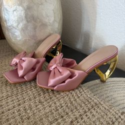 Pink Bow Heart Heels Size 5.5 ✨new