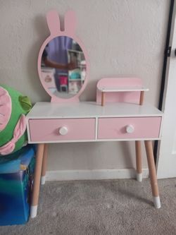 Make Up Table