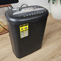 Amazon Basics 8 Sheet Paper Shredder