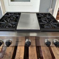 Wolf 36” Rangetop Gas 4 Burners And Griddle