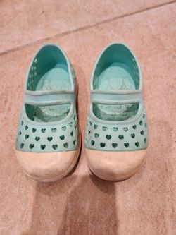 One Pair Of L Size 6 Baby Girl Shoes