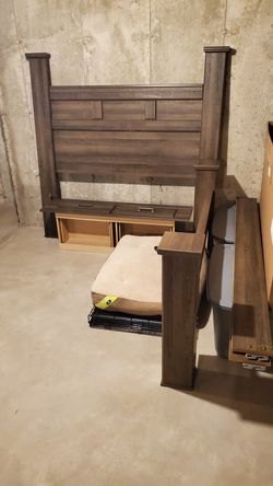 Queen bed outside decor frame
