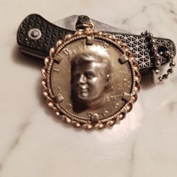 Kennedy Half Dollar Push Out Very Rare Hard To Find Mint Condition 3D Dimensions Mint Condition Real coin With  new beautiful goldfield  Coin Frame