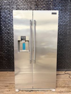 FRIGIDAIRE REFRIGERATOR w/WARRANTY! R3033A