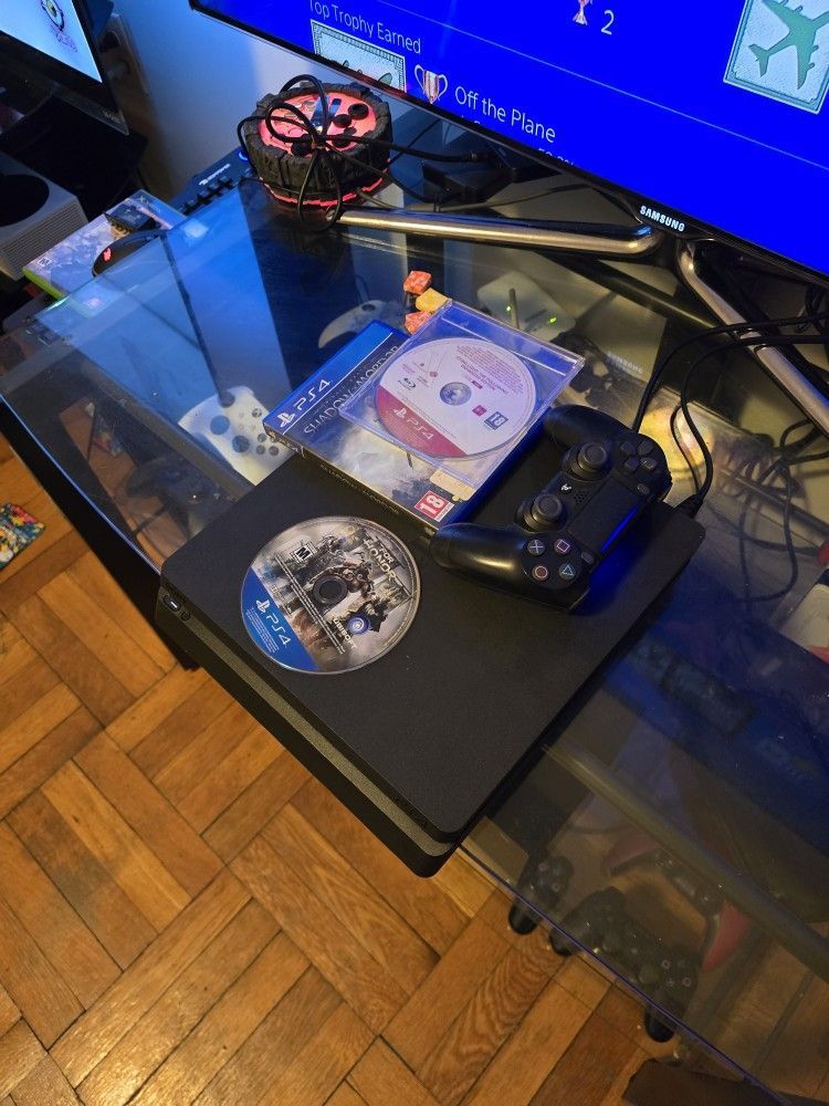 PS4 Slim 1TB/ PlayStation 4