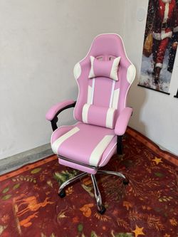 Gaming Chair With Footrest