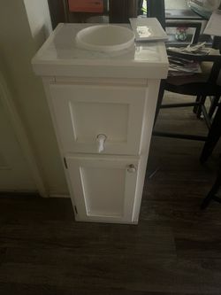 Water cabinet dispenser