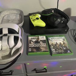 Xbox One x And oculus Quest 2 