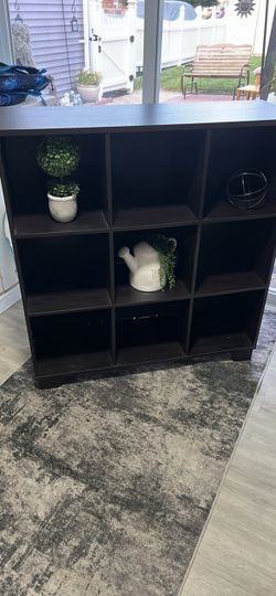 Shelf cube