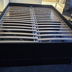Bed Frame Size QUEEN  whit 4 Drawers👌