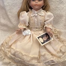 Vtg 1997 Le Bambole di Ariaana Porcelain DOLL Made In Italy 