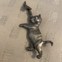 Vintage Cat With Butterfly Brooch 