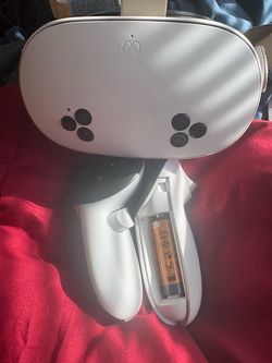 Meta Quest 3 VR Headset with Controllers