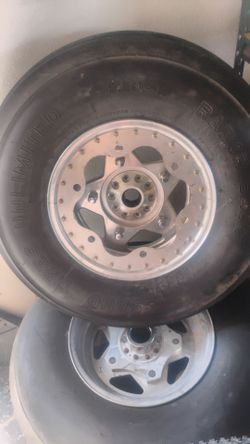 15-in Douglas beadlock and new Razor back tire