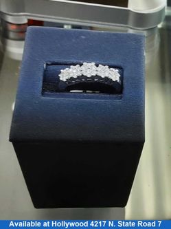 Women's Ring - White Gold 14k (.585) 3.9 grams Size 6.5