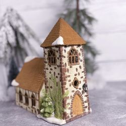 Vtg Dept 56 #65161 Village Church, Dickens Village Series, Heritage 1985 - in original box   Released in 1985.  Dickens' Village "Dickens' Village Chu