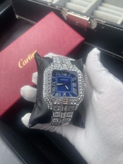 Luxury stainless steel diamond out watch (Cåřtier)