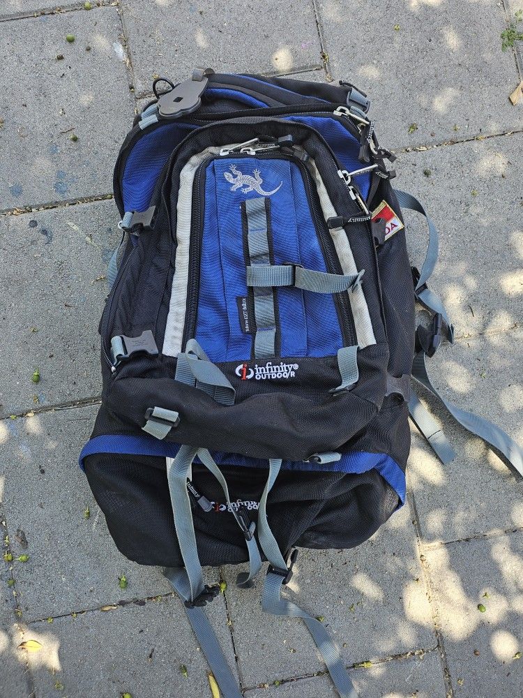 Backpacking Travel Backpack With Removeable Daybag