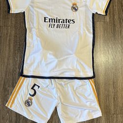 Real Madrid  KIDS soccer Jersey Size 26 (10-11 years)