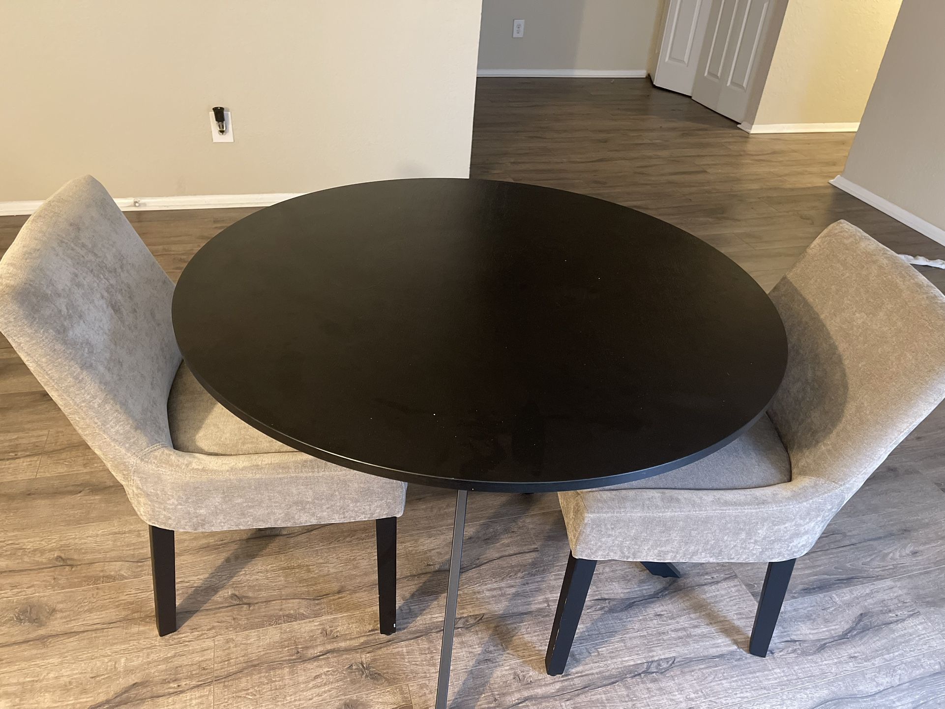 MUST GO! Dining Room Table + Chairs