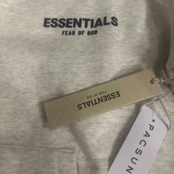 🔥 FOG Essentials Hoodie Light Oatmeal – Size Medium | Brand New | Only 2 Left | $65 OBO
