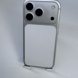 Price is firm Apple iPhone 17 Pro 512gb Unlocked For Any E-sim Broken Glass