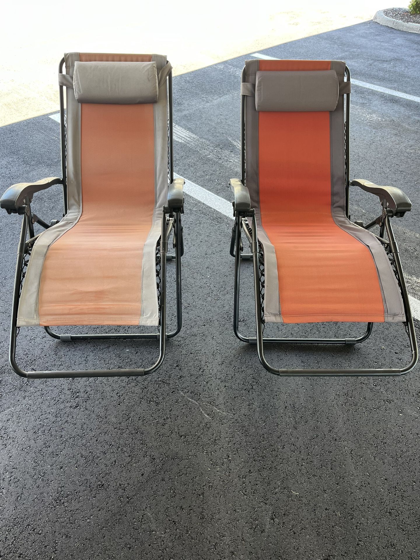 Reclining Lounge Chairs