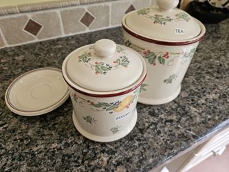 Corelle 4 Canisters