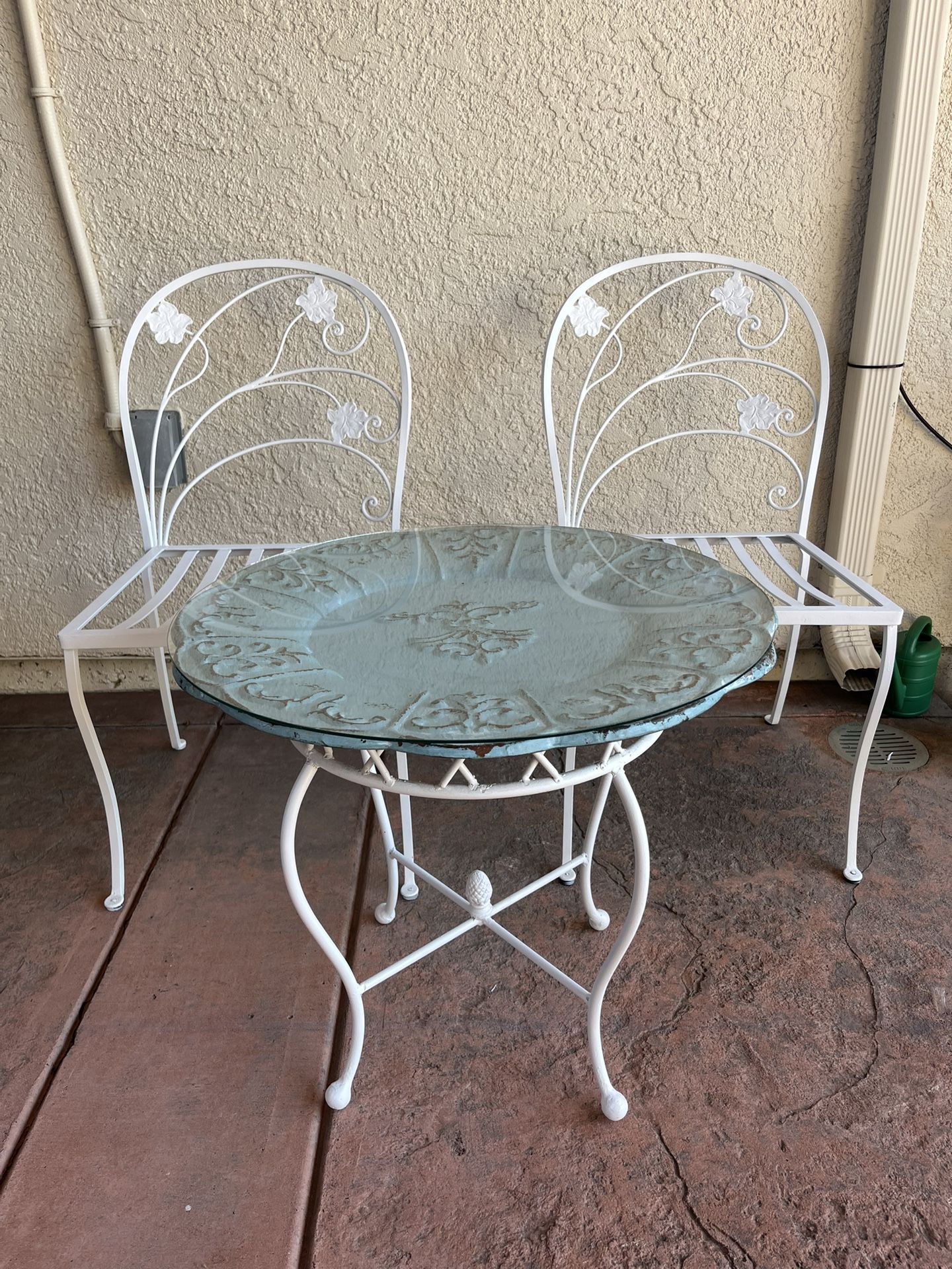 Vintage Accent Table & Chairs 