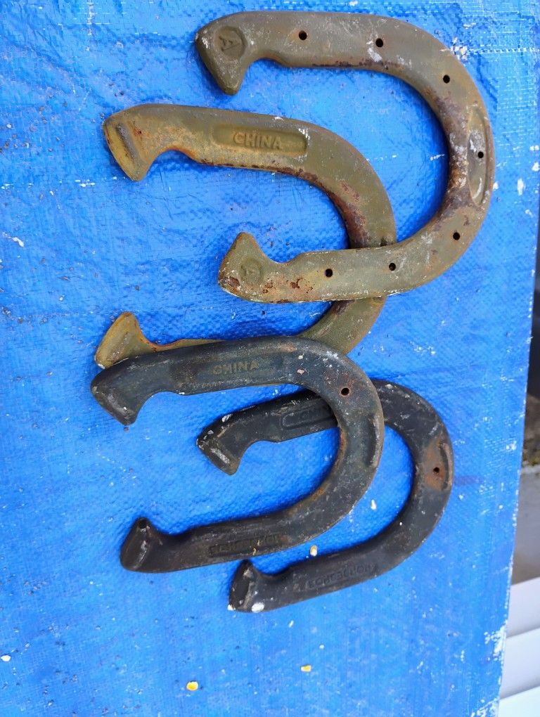Metal Horse Shoes