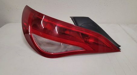 2014 2016 2018 2019 MERCEDES BENZ CLA250 LEFT SIDE TAIL LIGHT OEM