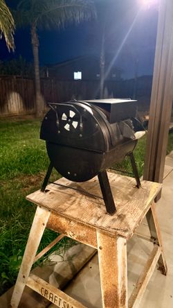 Dyna-glo portable charcoal grill/smoker