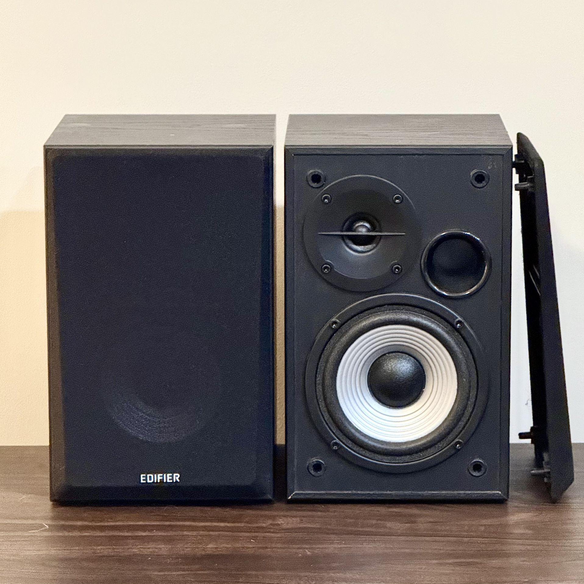 Edifier R980T Powered Bookshelf Speakers Pair 2.0 Computer Speaker Home Black
