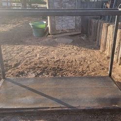 Livestock Stand/Stanchion/Grooming Chute